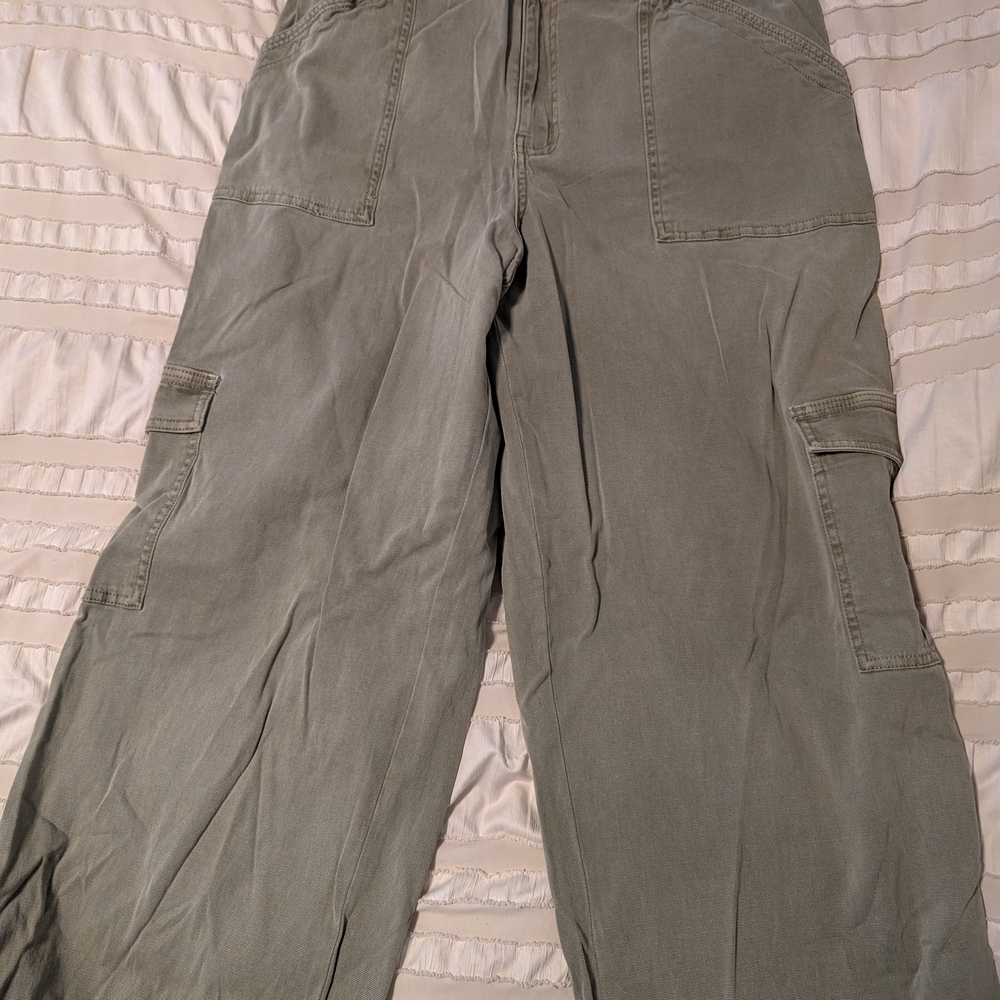 Maurices Cargo Pants in Olive Green